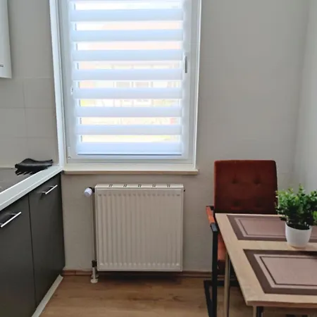 Gemuetliche 1 - Mit Kueche Und Bad Zur Eigennutzung -schuster Homes-